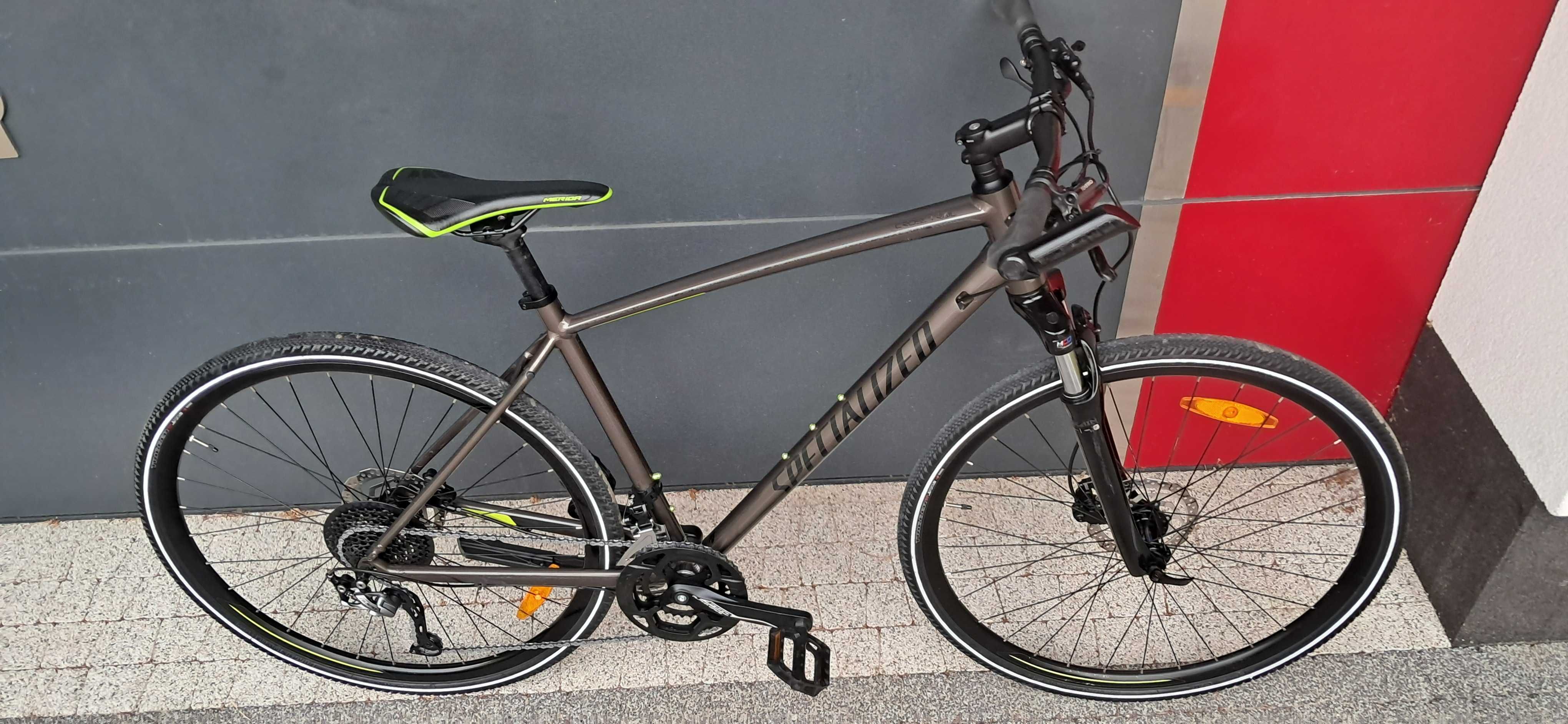 Fajny rower krossowy Specjalized CrossTrail Shimano hydraulika