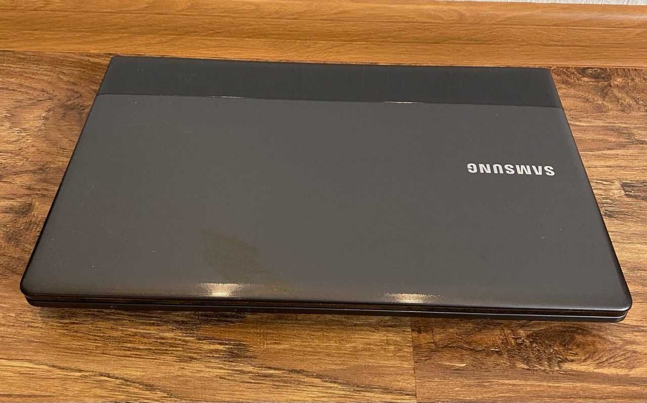 Samsung NP300E5C