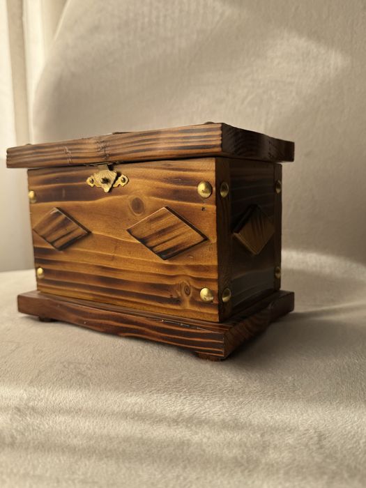 Baú miniatura em madeira