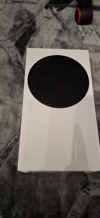 Sprzedam  konsole Xbox series  S 512GB