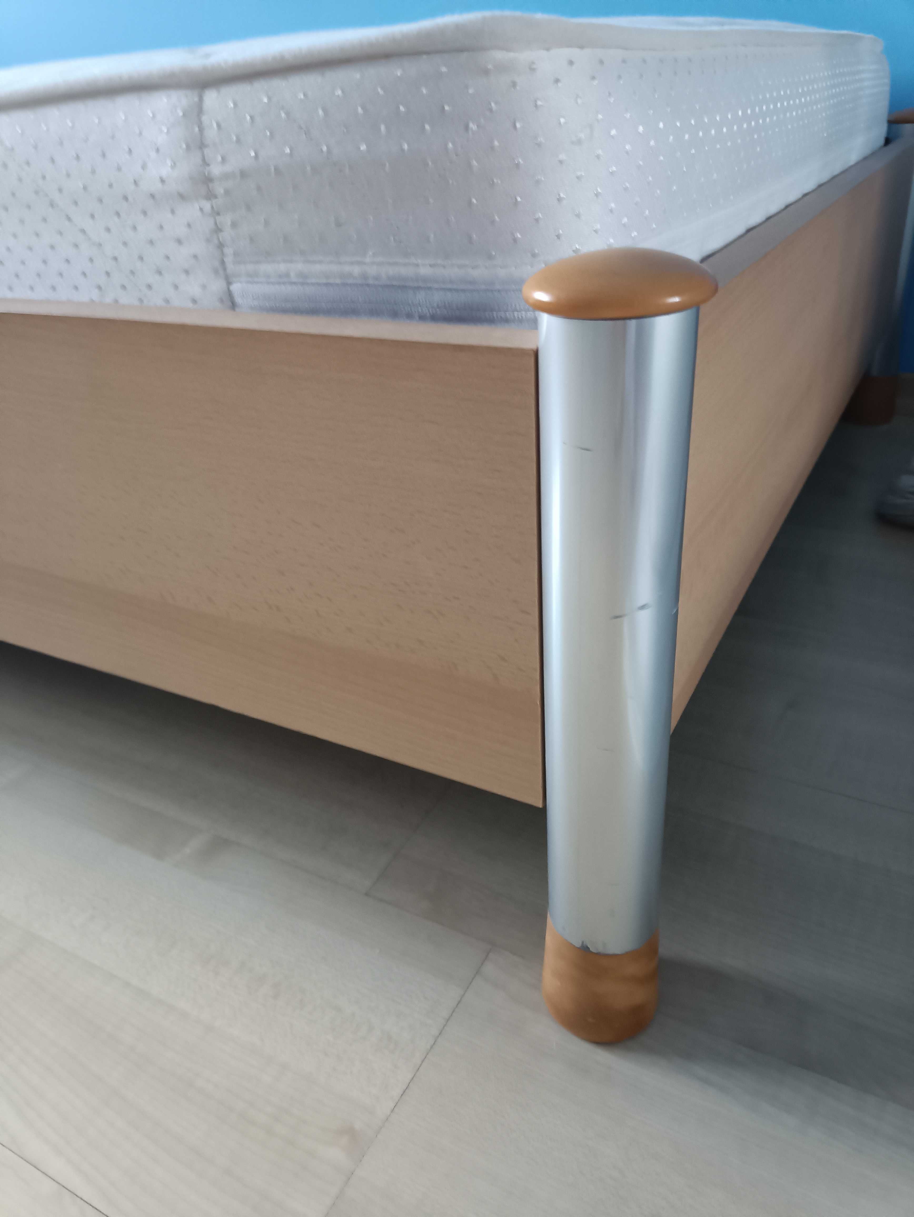 Sprzedam łóżko 90x200 używane i  szafkę typu " komin"