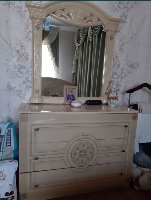 Спальный гарнитур