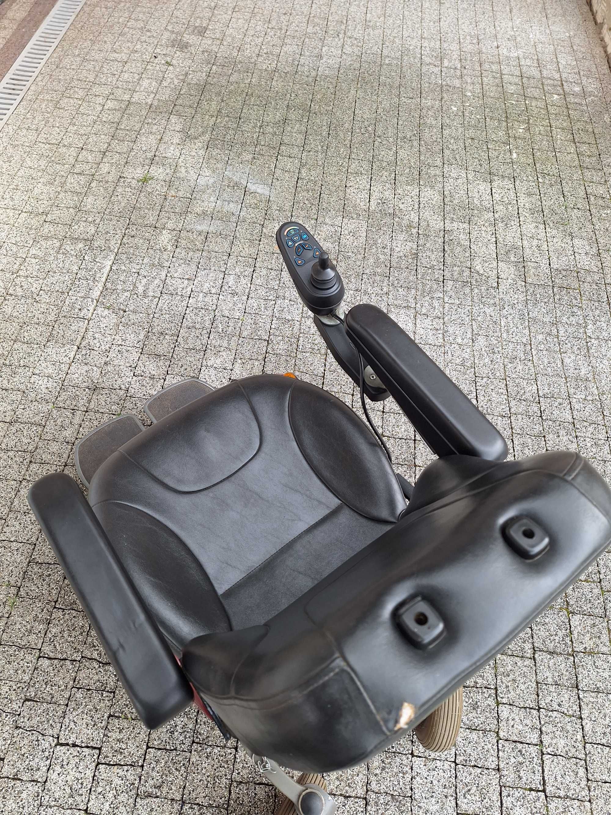 Elektryczny wózek inwalidzki permobil