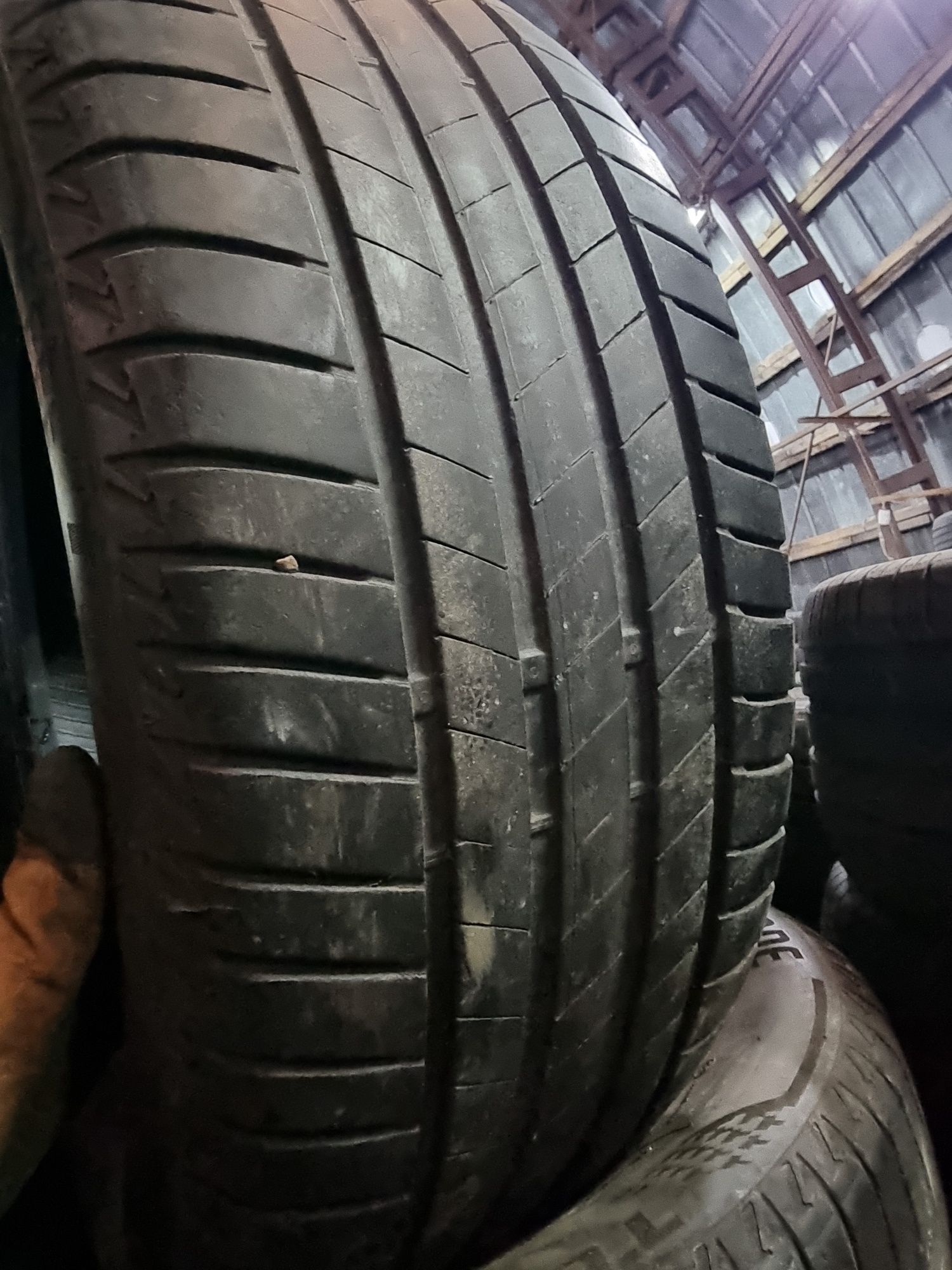 235/55 R17 Bridgestone Turanza T005