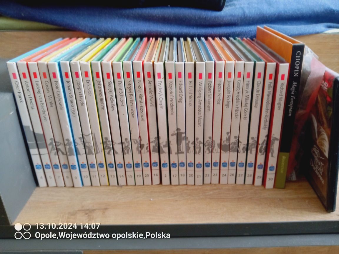 Karton książek i zbiory płyt CD