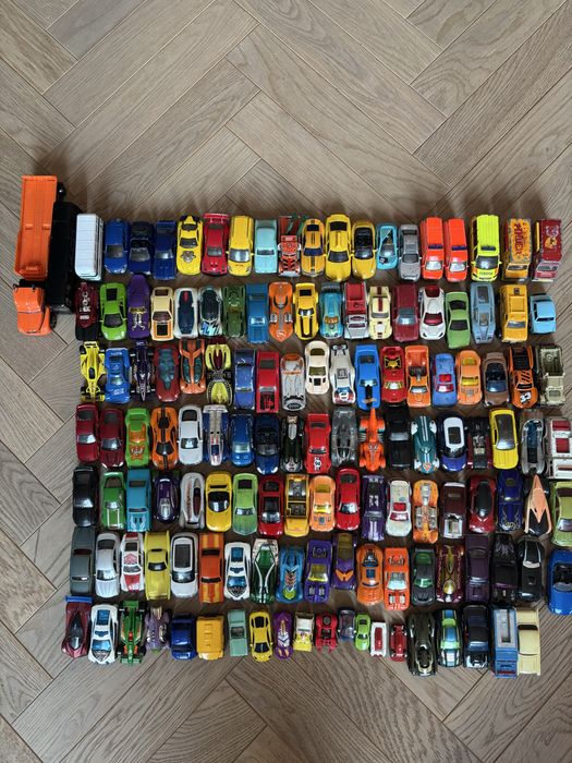 Zestaw resoraków hot wheels