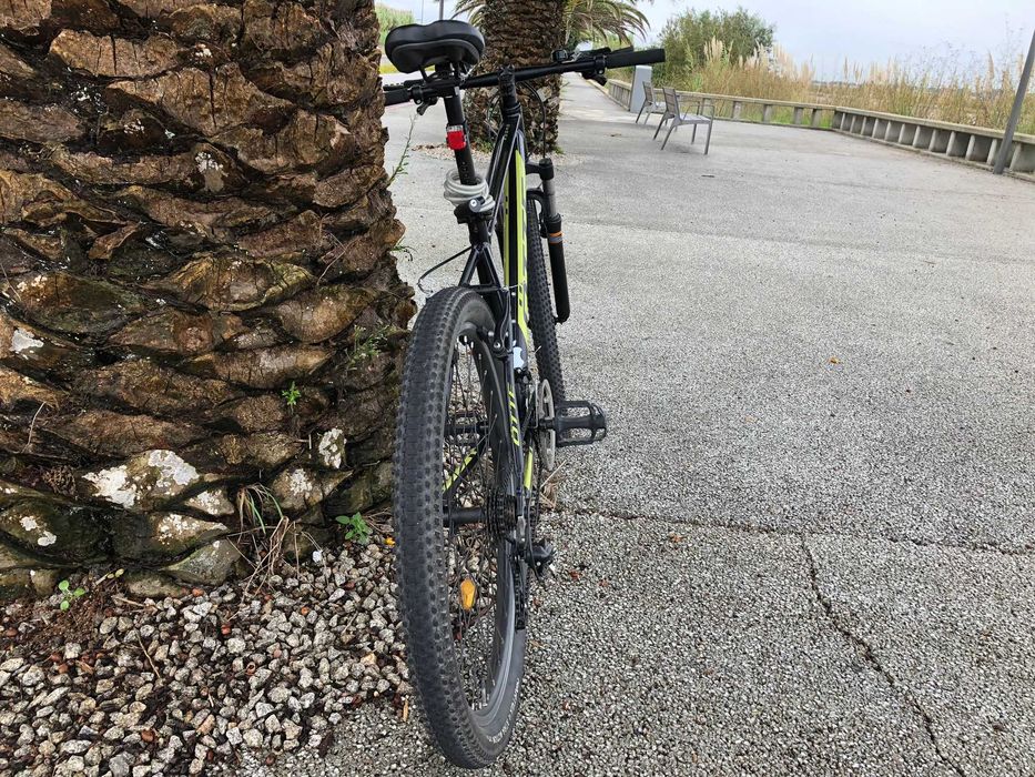 Bicicleta OTTE Montanha Kosmo 27,5” (Tamanho L – Preto/Amarelo)