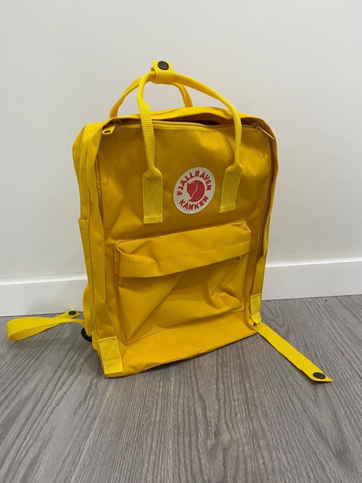 Mochila Fjällräven Kanken amarela nova