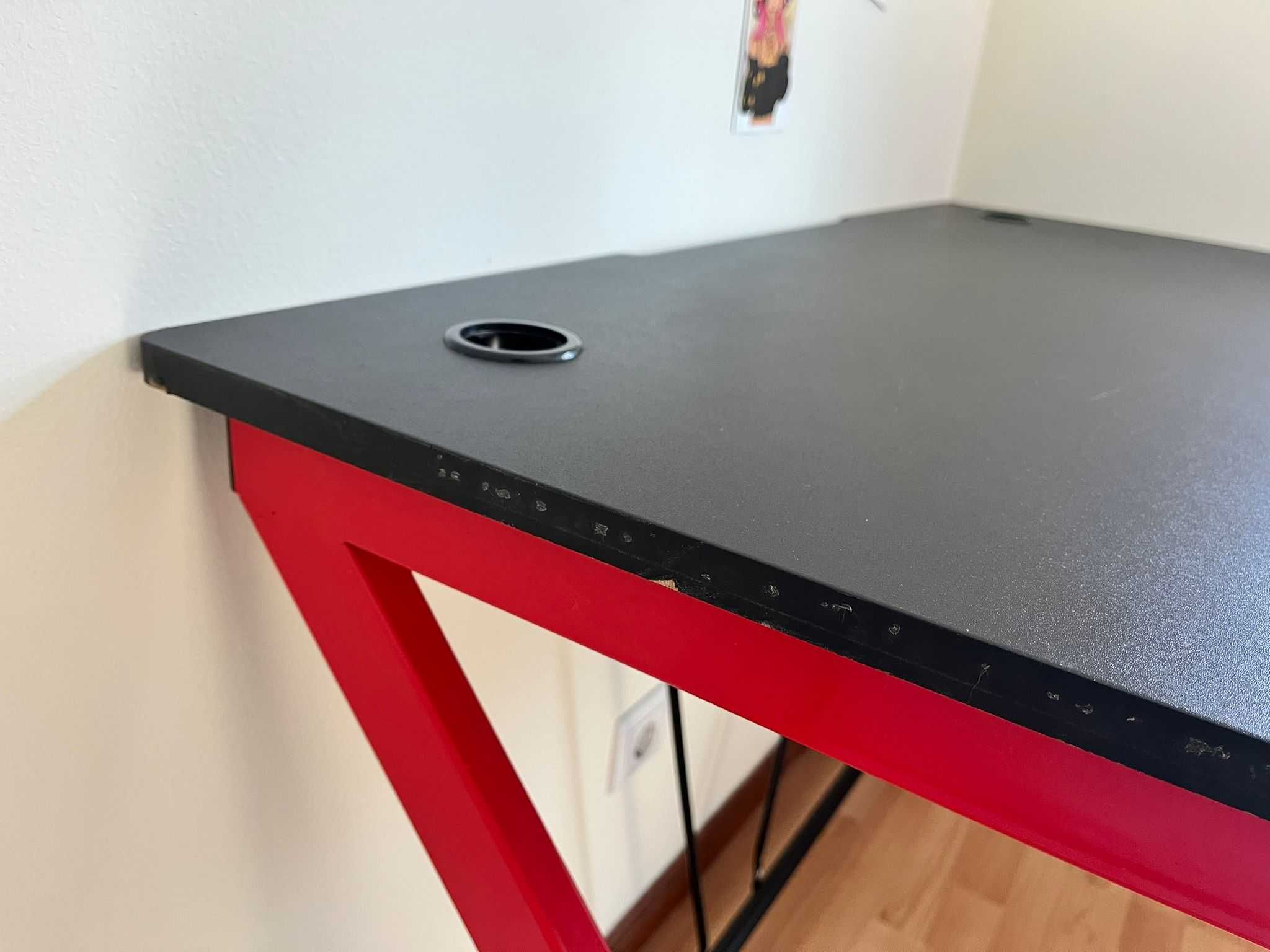 Nitro Concepts Mesa de gaming D12