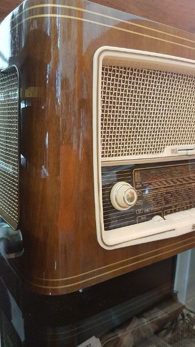 Radio Gira-discos Schaub Lorenz Phono Super 58