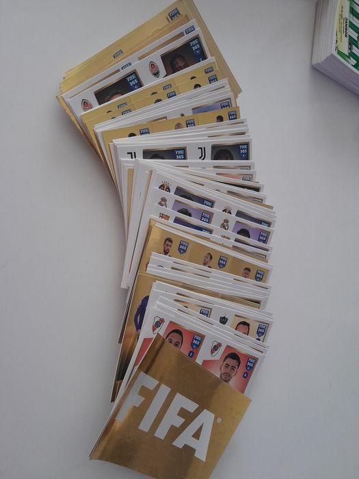 Cromos FIFA 365 23 troca ou venda