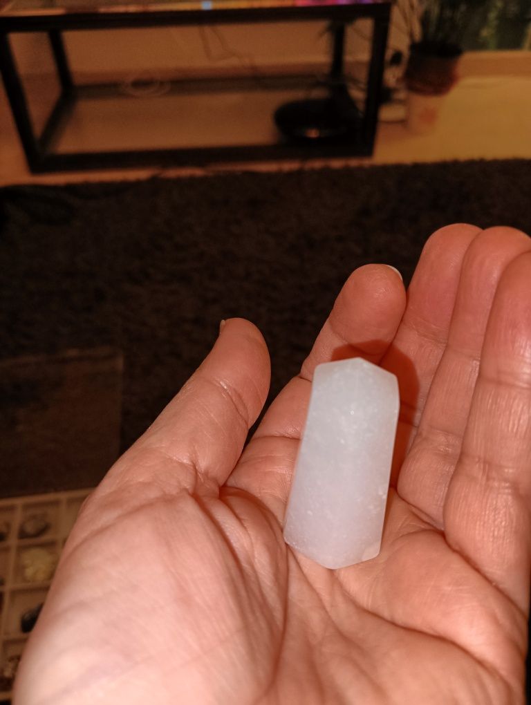Selenite ponta obelisco