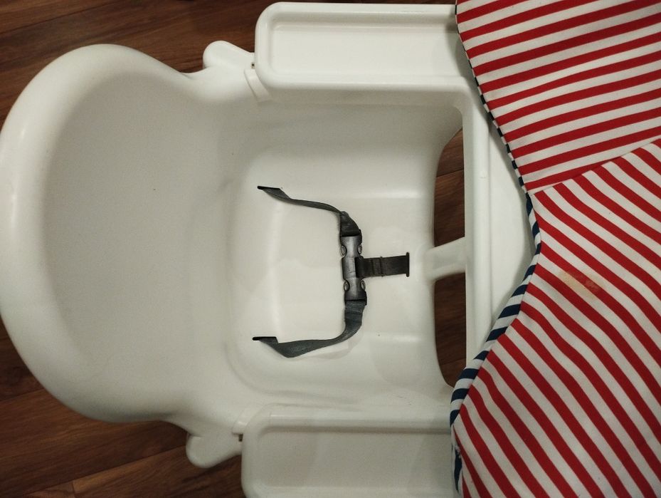 Krzesło/ krzesełko do karmienia Ikea z poduszką i podnóżkiem
