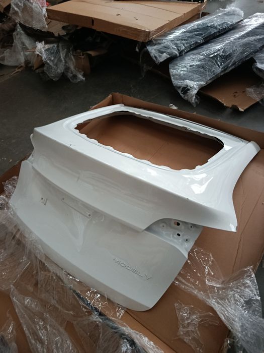 Б/у оригінал ляда TESLA MODEL Y 2020-2023