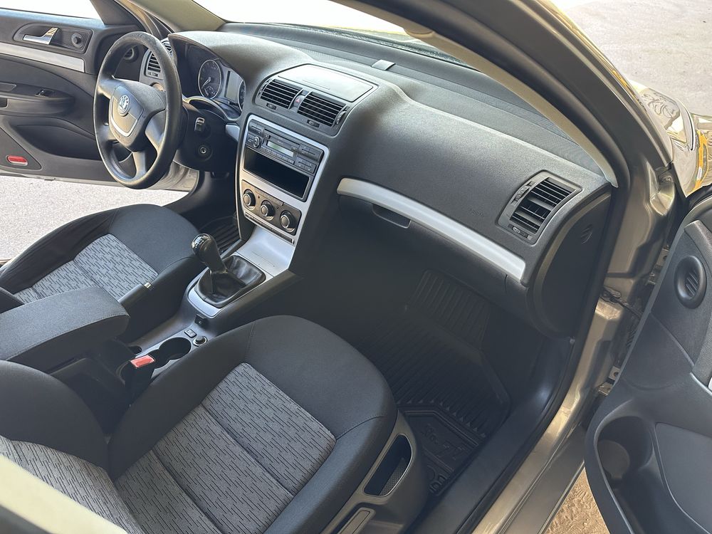 Skoda octavia 1.6 mpi/lpg 12 lat w jednych rękach Tempomat
