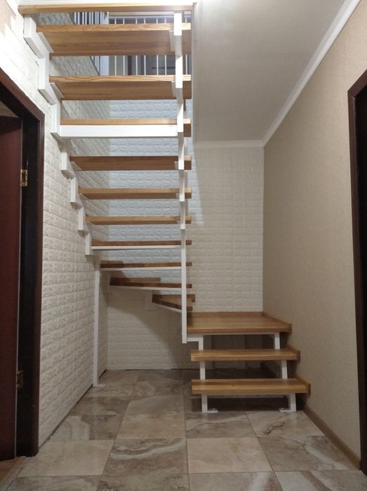 Сходи лофт металевий каркас сходів перила сходинки лестница драбина