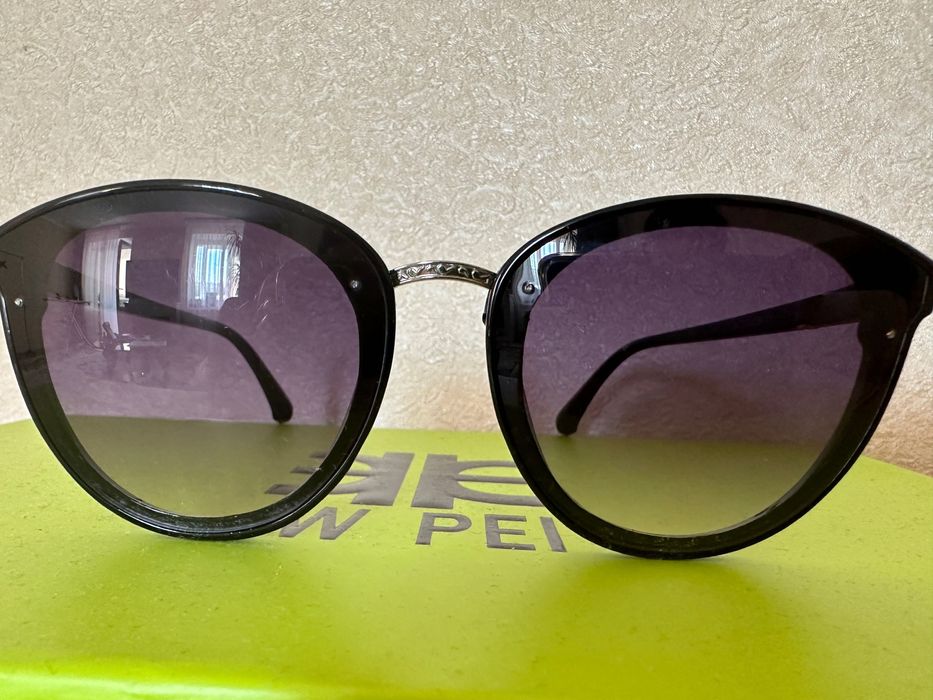 Солнцезащитные очки, сонцезахисні окуляри