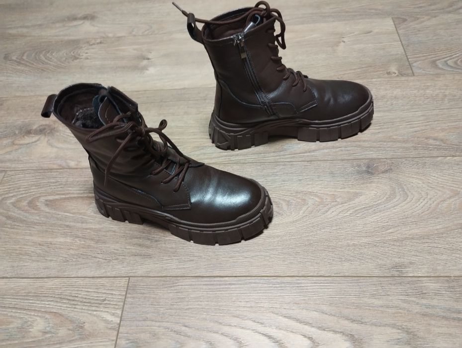 Шкіряні ботінки 37р, 24 см.