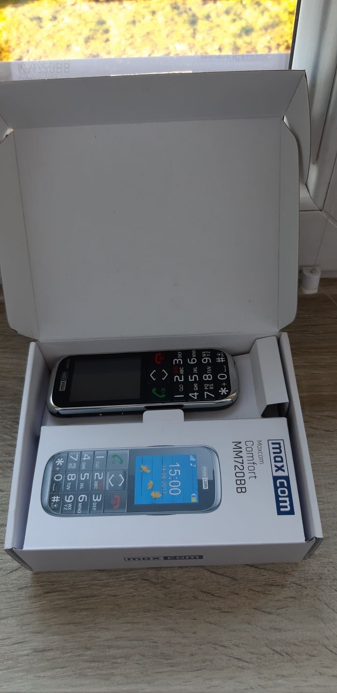 Telefon komórkowy MaxCom