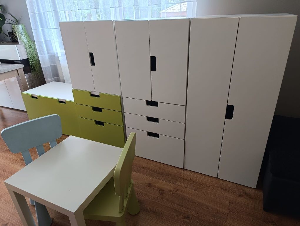 Meble IKEA dziecięce. Pokój dla dziecka. Zestaw, szafa, szuflady.