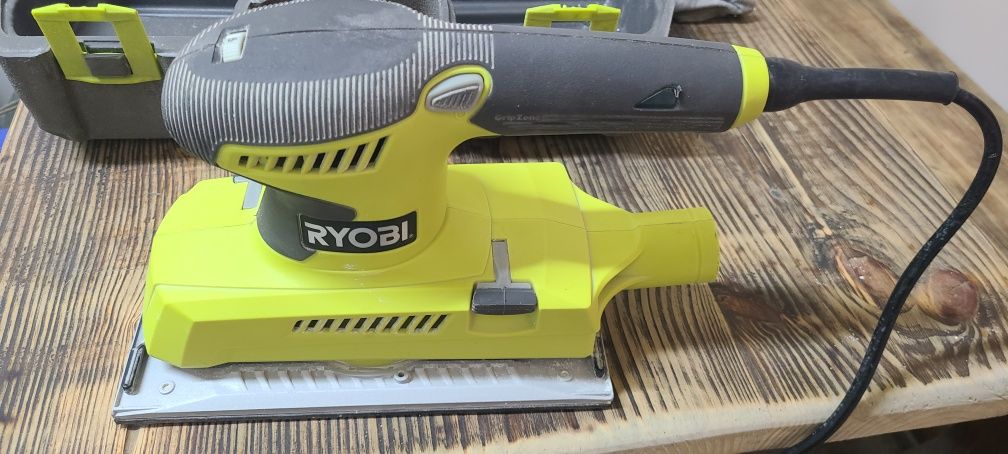 Шліф машина RYOBI ESS3215V