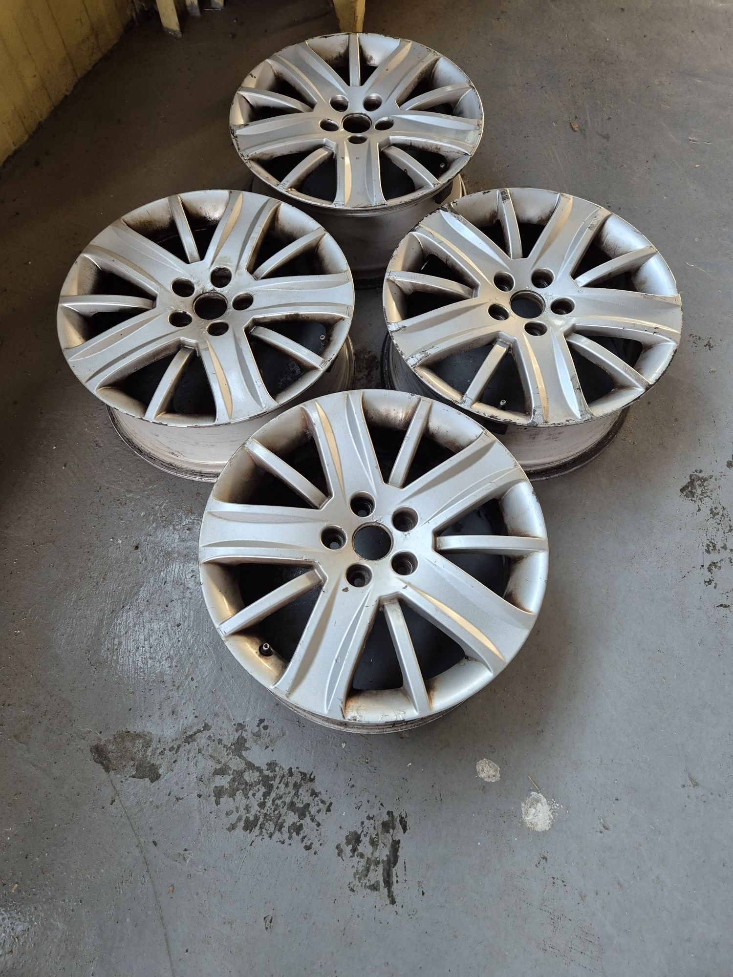 FELGA FELGI 17 RENAULT  7x17 ET50 5x108