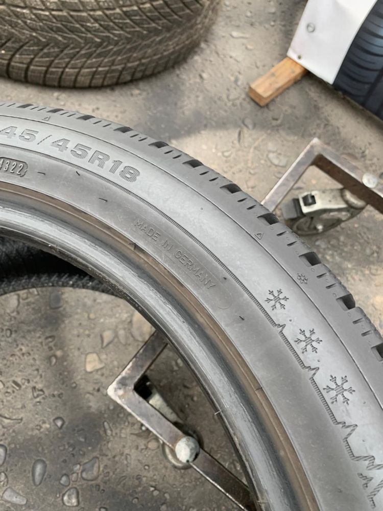Шини 245/45 R18 пара Dunlop 7,5мм, зима, 2023р