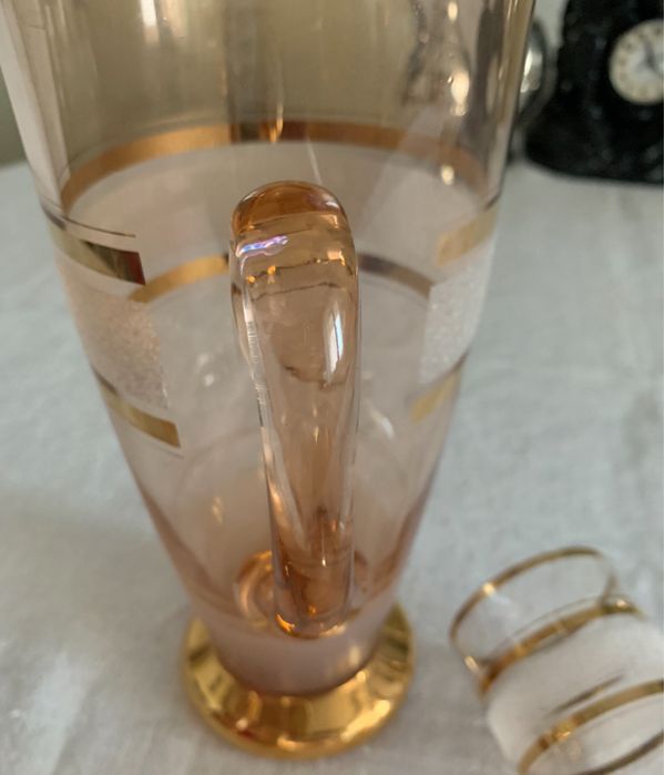 Кувшин  и  4 стакана. Богемское стекло