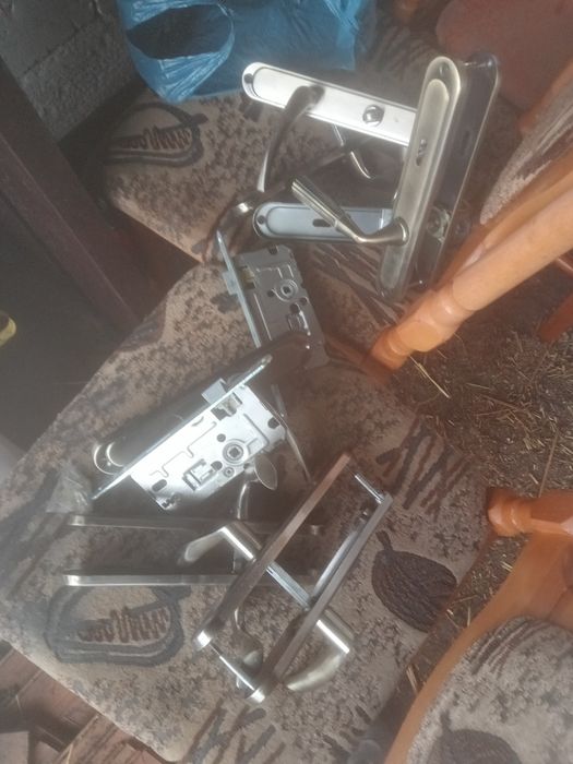 Drzwi brązowe wewnętrzne 70 cm 80 cm klamki