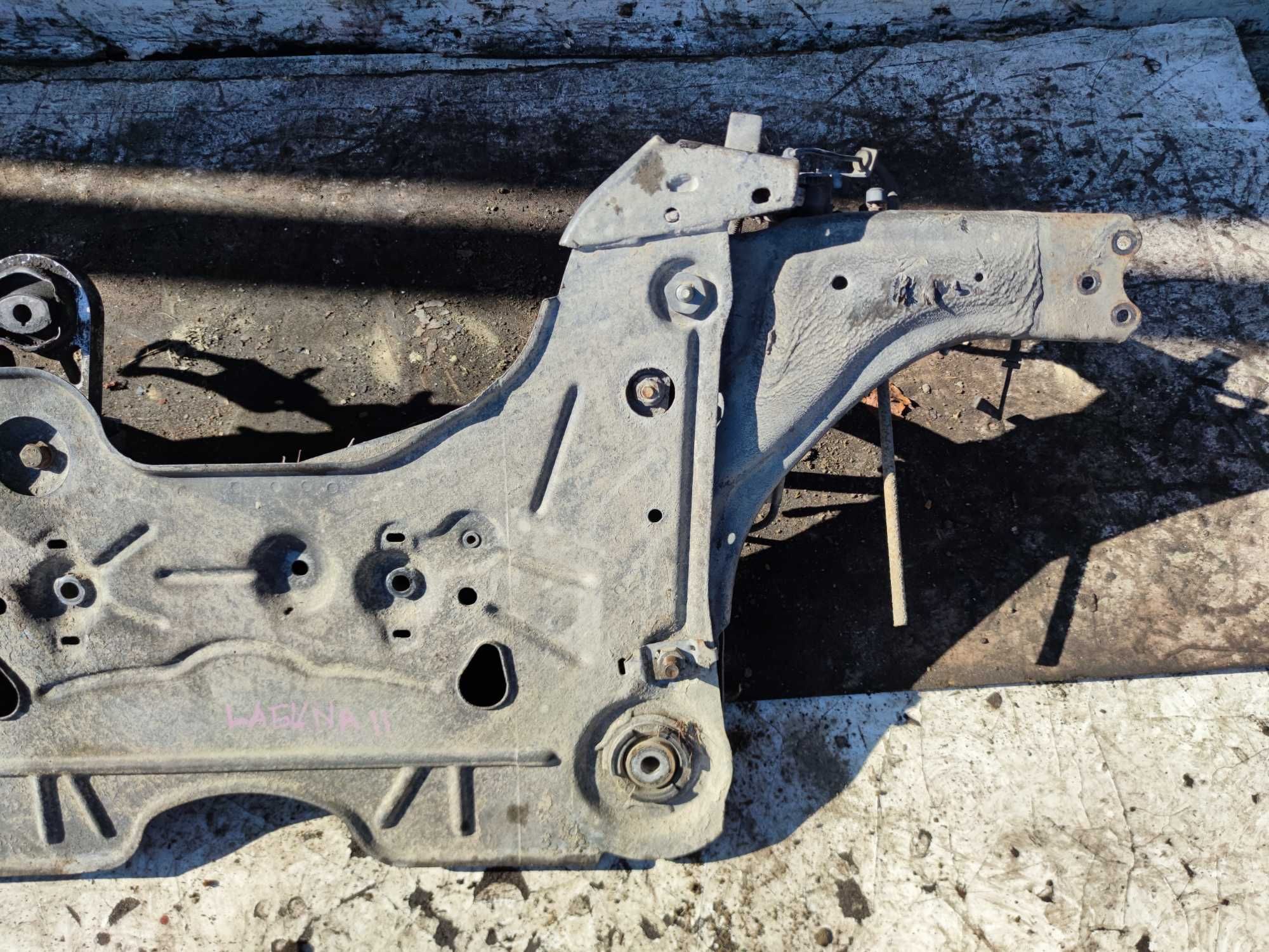 Renault Laguna II Sanki Wózek Belka Kołyska Przód Przednie Wahacze