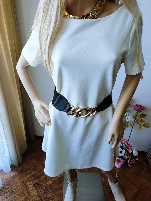 Elegancka kremowa sukienka MOON collection M minimalistyczna