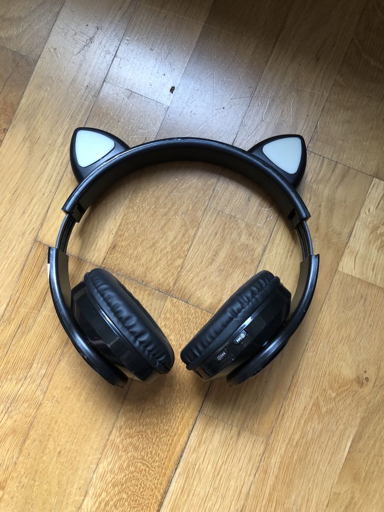Słuchawki bezprzewodowe z uszami kota podświetlane Bluetooth