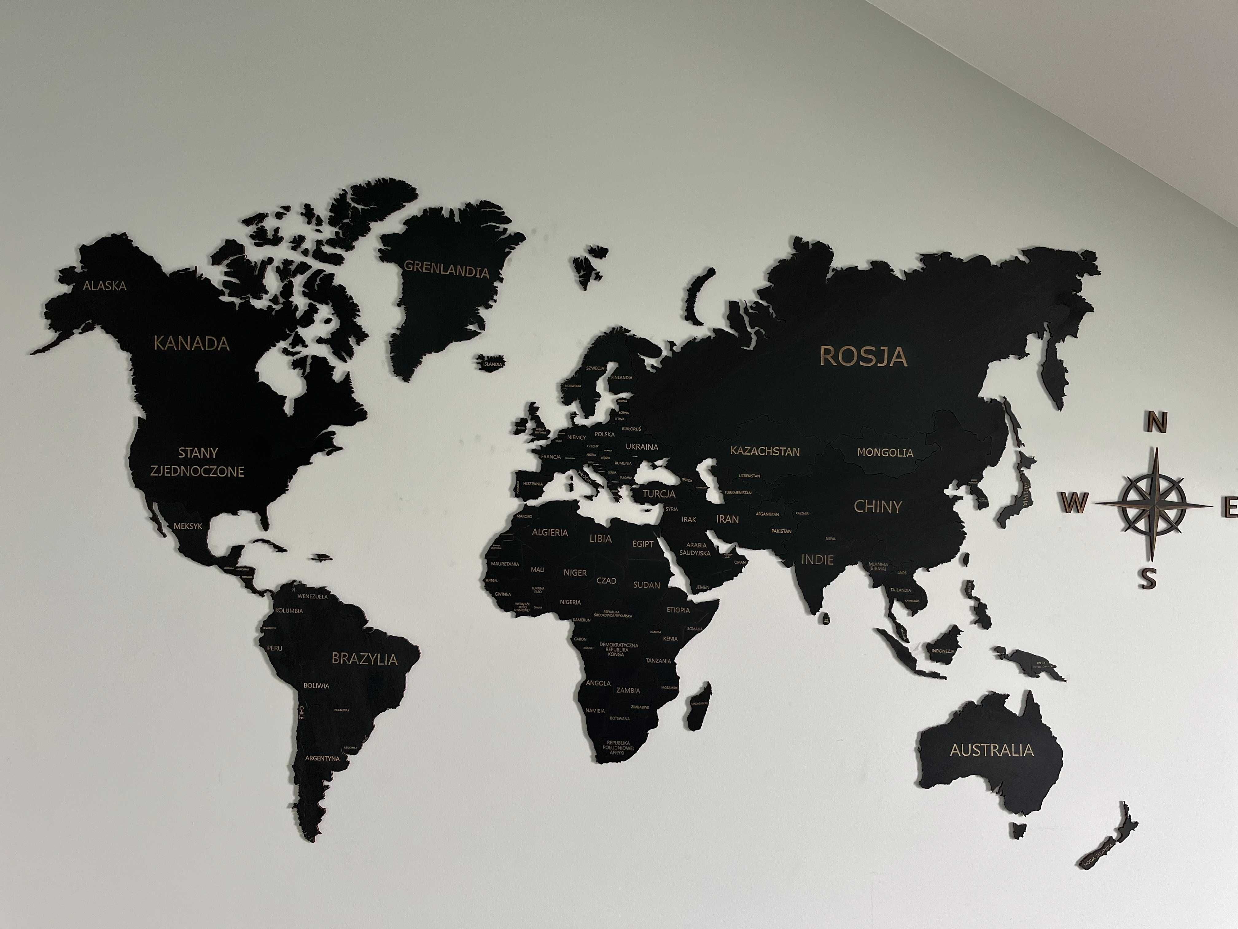Czarna nowa drewniana mapa świata Prezent (grawer Państw) 150x90cm