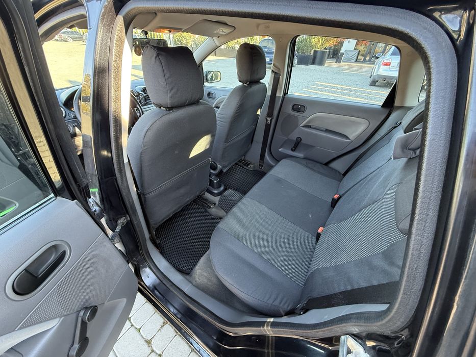 Ford Fiesta 2002 рік 1.4 Бензин Механіка