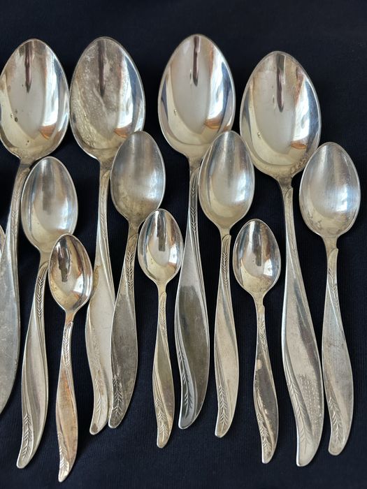 Posrebrzane sztućce Hefra amerykański kpl. 30-elementowy