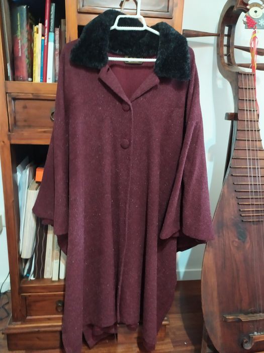 Capa xor bordeaux. Gola de veludo preto. NOVO. Tamanho LL