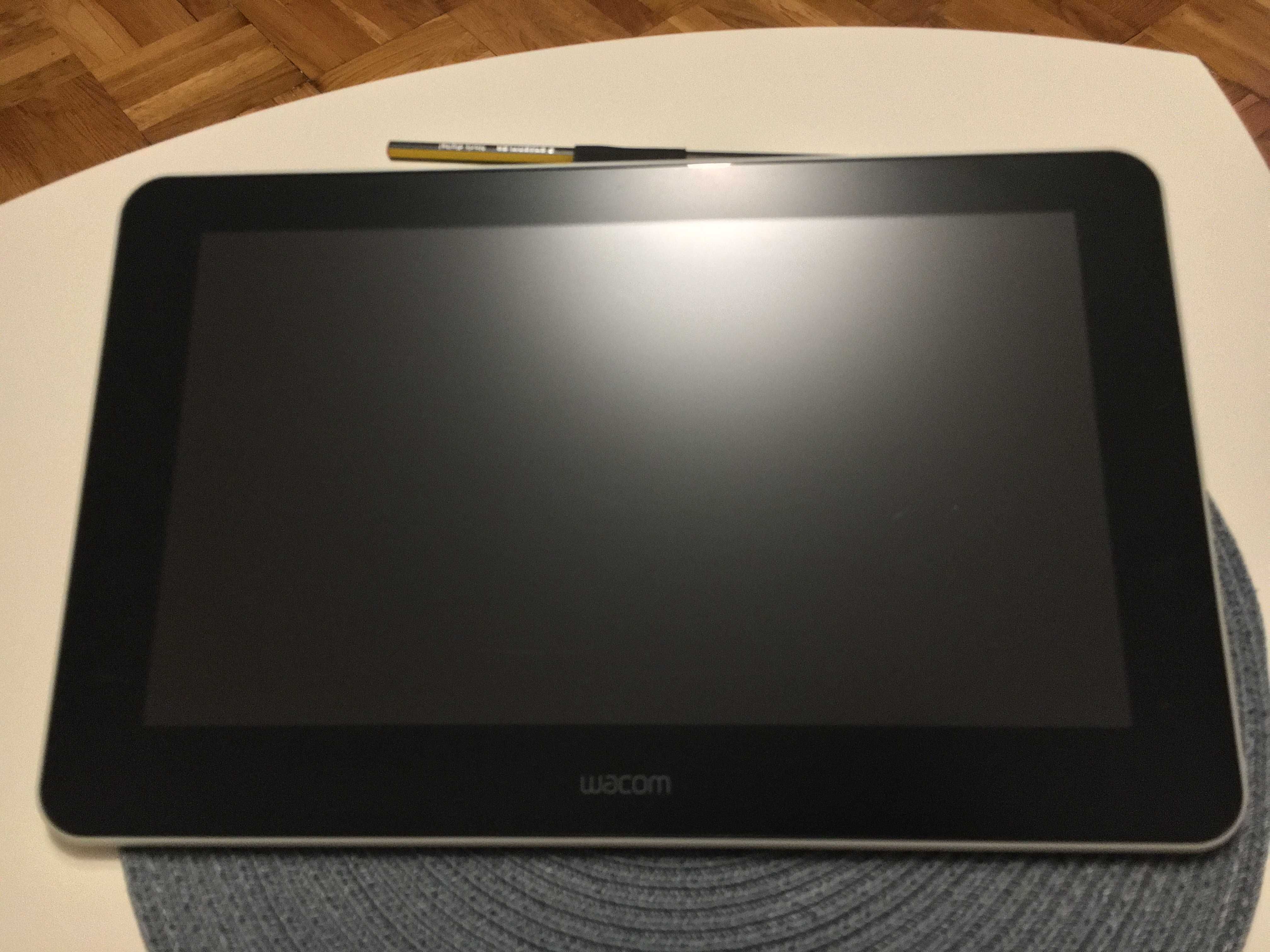 Wacom One Pen Display 13 | Staedtler Noris digital classic |