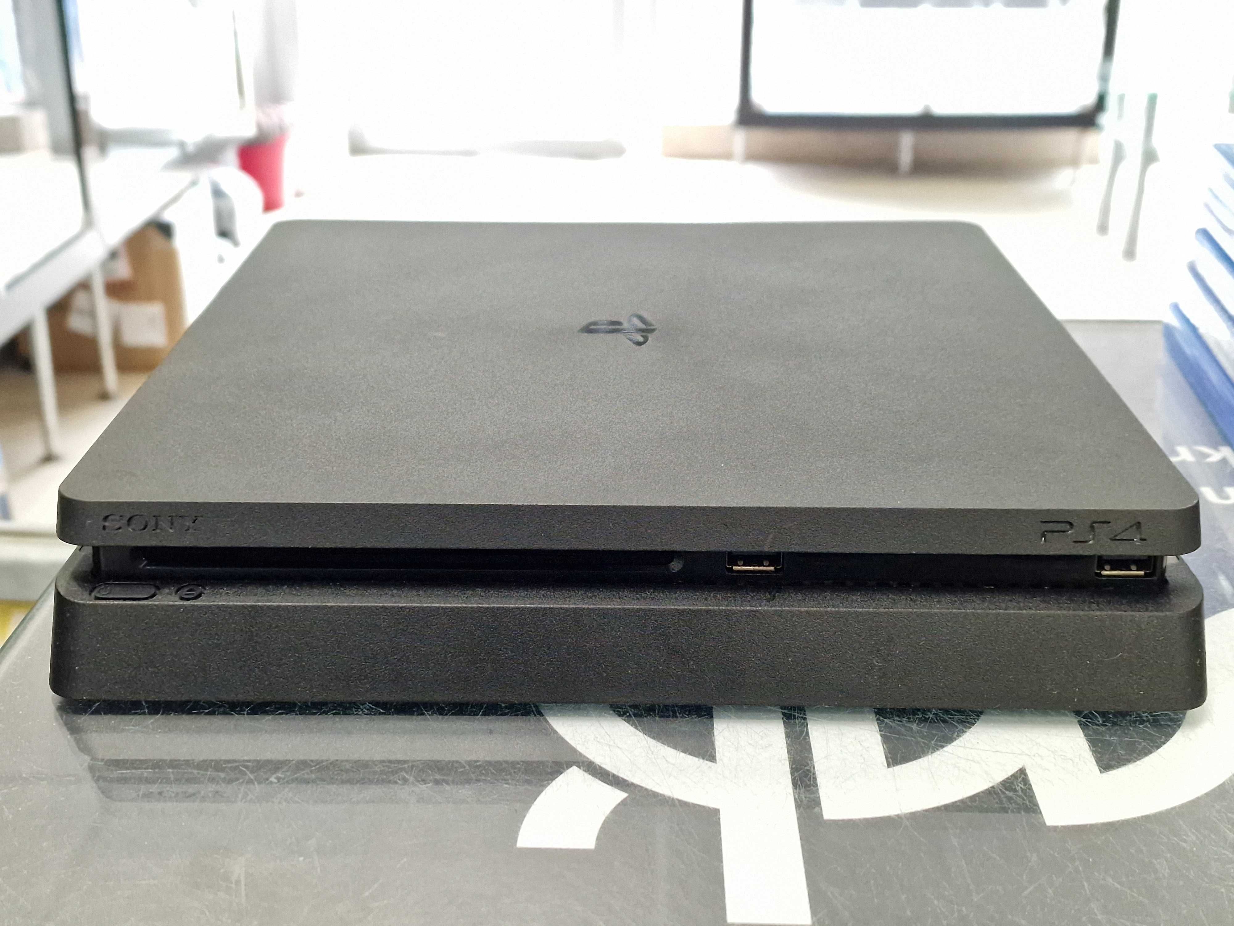 Playstation 4 Slim 1TB CUH-2116B/ 2x move kontroler/ 5 gier/ Grade A-