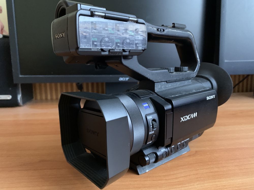 відеокамера Sony PXW-X70
