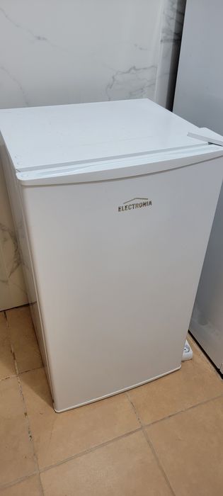 Frigorifico pequeno