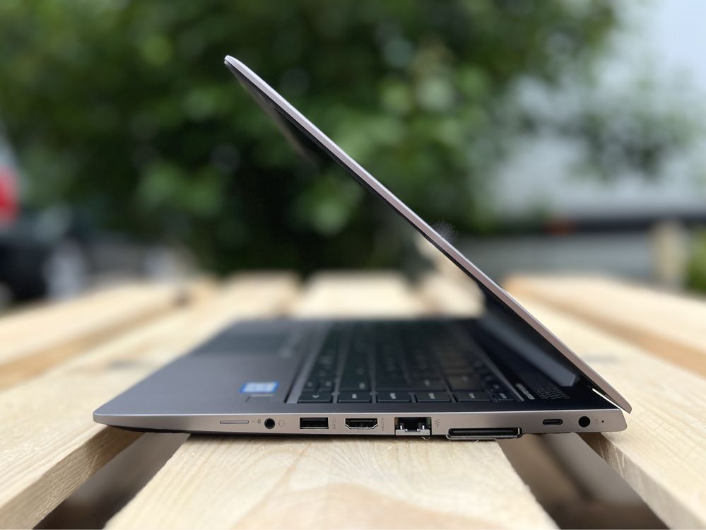 Radeon Pro WX 3100 2GB/HP ZBook 14U G5/i7-8550U/16GB/512GB/14"FHD IPS