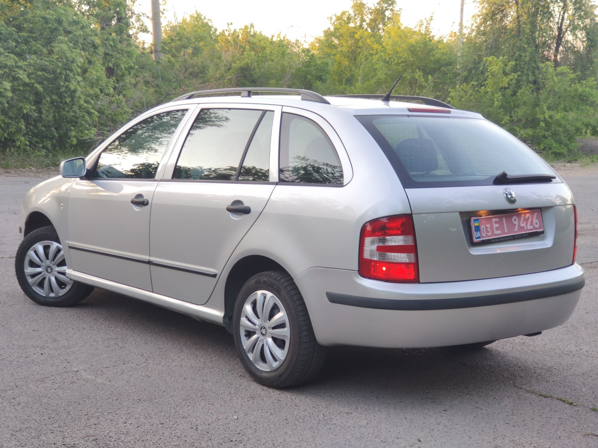 Продам  SKODA FABIA 1.4 бен. АВТОМАТ 2004г