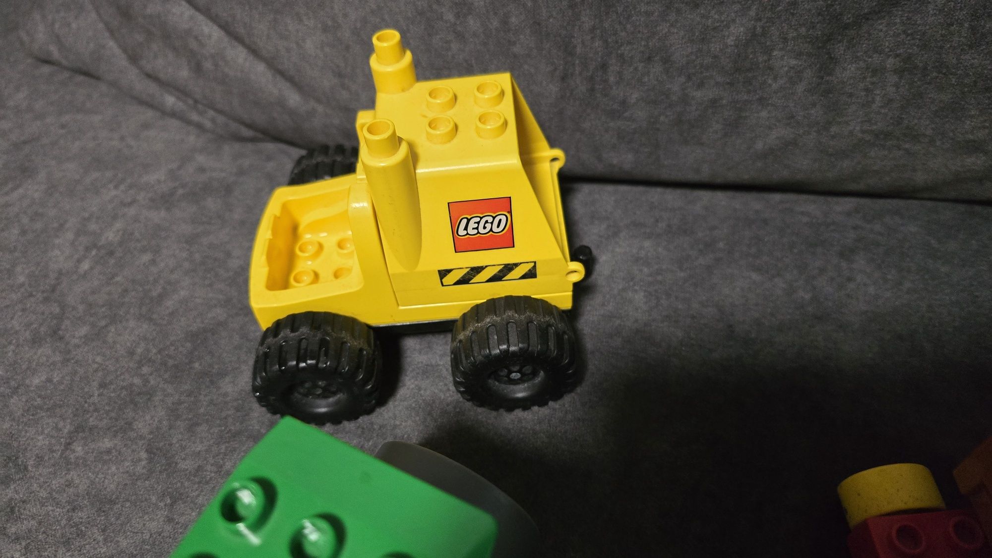 Lego Duplo pojazdy tir pojazdy budowlany traktor
