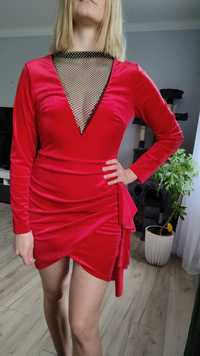 Czerwona sukienka z błyszczącym dekoltem cyrkonie welurowa nowa