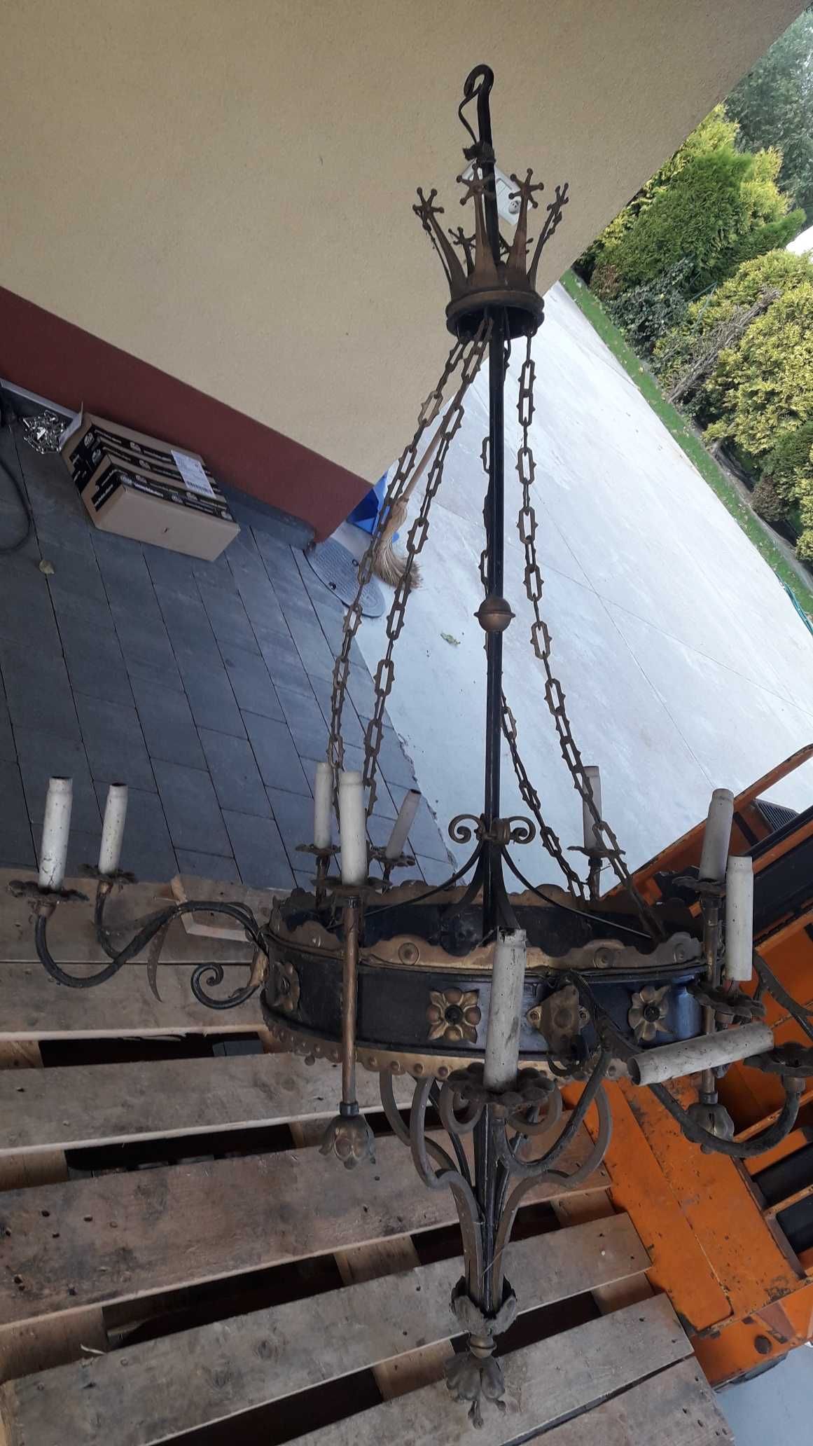 Stary kuty żyrandol kościół, kaplica, sala, zajazd