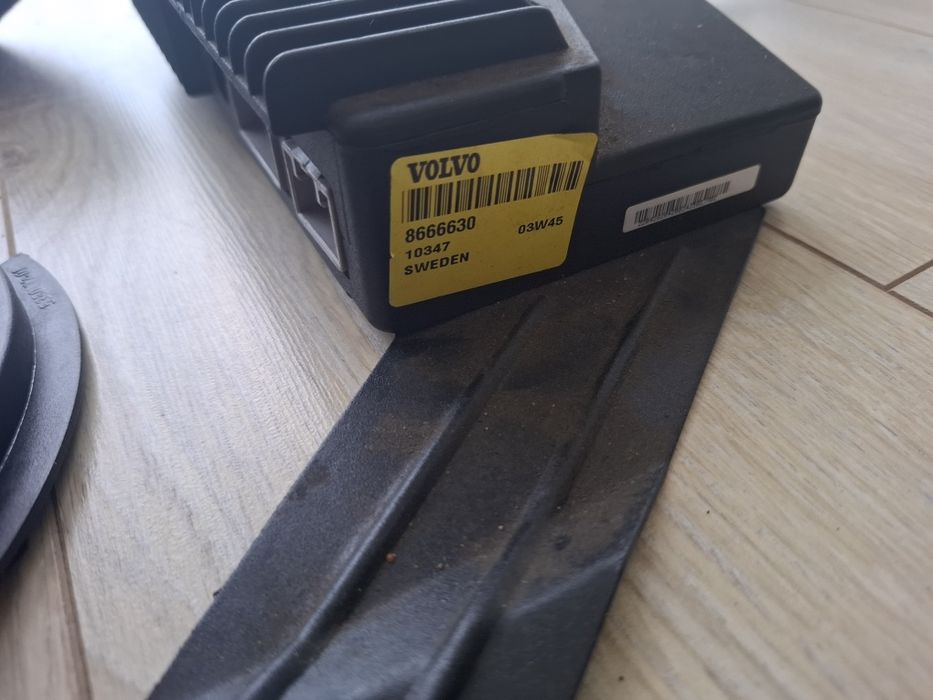 Głośniki premium sound volvo s60/V70 żółta naklejka komplet wzmacniacz