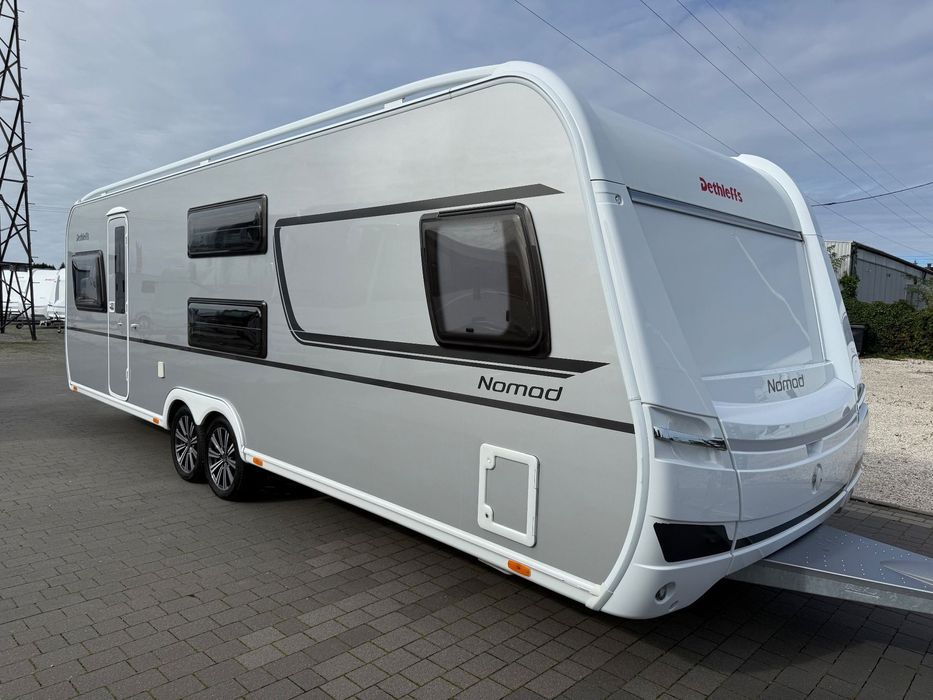 Dethleffs Nomad 730 FKR COMBI 6E Zimowa  Dethleffs Nomad 730 FKR Duzy blat roboczy, Zimowa