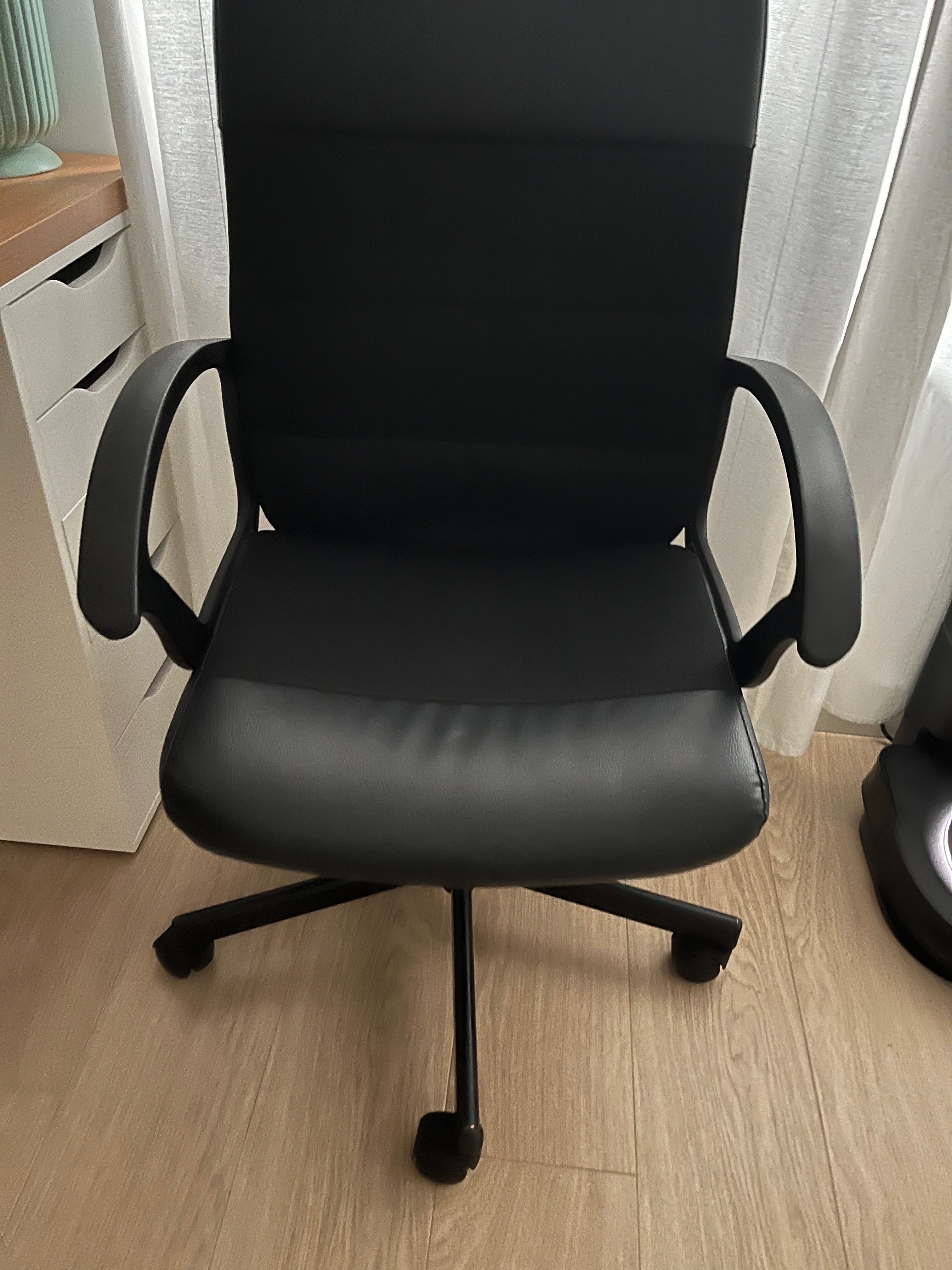 Cadeira de Escritório Ikea preta