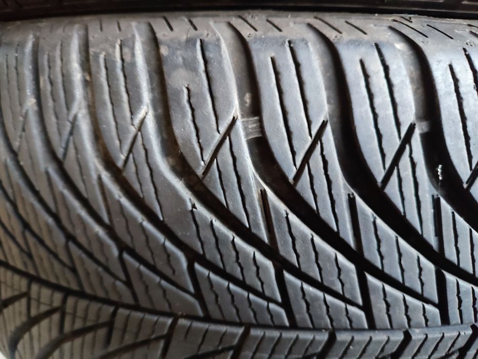Шини Фулда, всесезонні; 225/45/17, гарна свіжа пара , з Німеччини