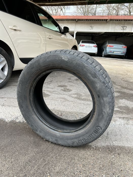Зимние шины Continental 205/60 R16 4 шт.
